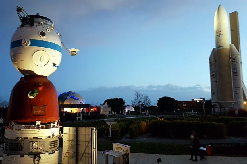 La Cité de l'espace de noche