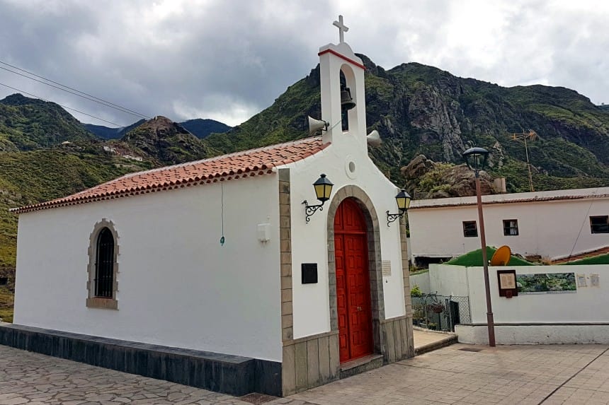 Ermita de San Pedro en Afur