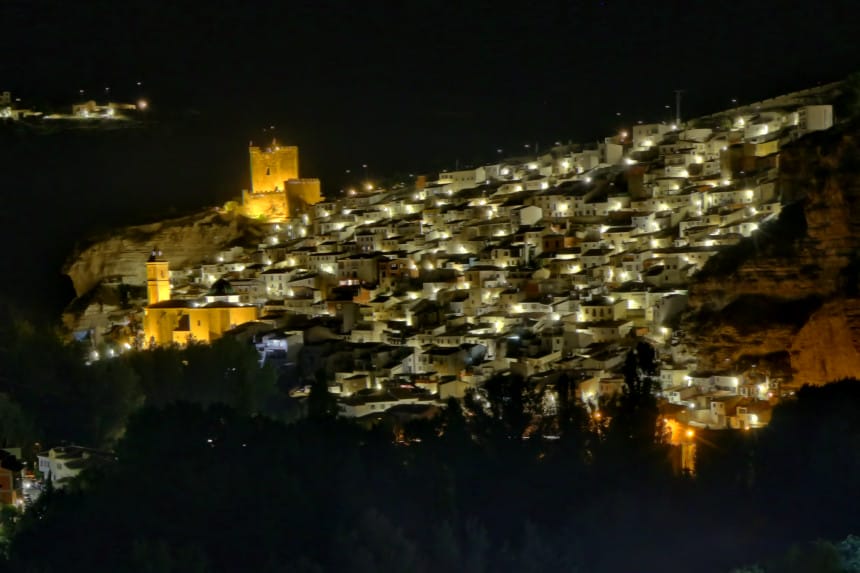 iluminación nocturna de Alcalá de Júcar